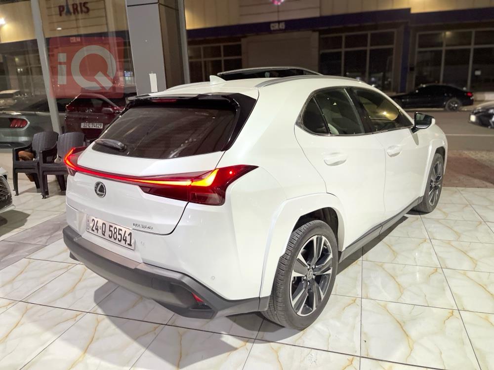 Lexus UX